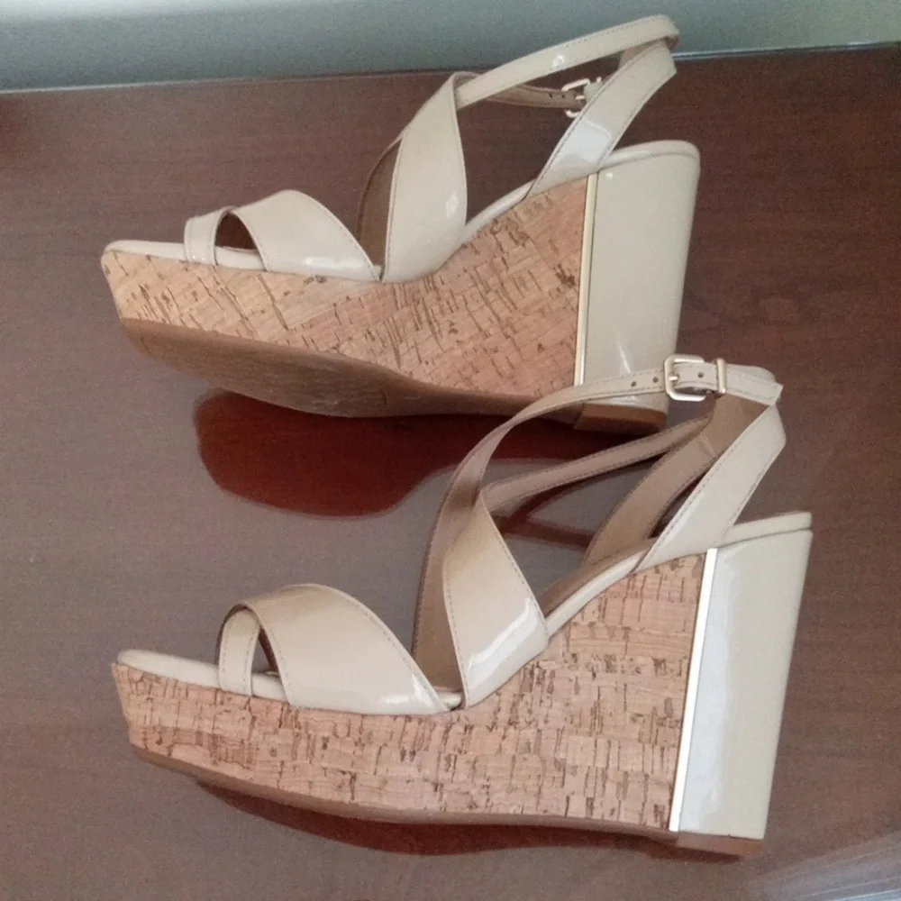 Shoes - Picture 5 of 6